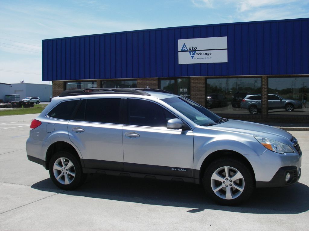 Used 2013 Subaru Outback 2.5i Premium w/ Popular Pkg 1A AWD/4WD image 3