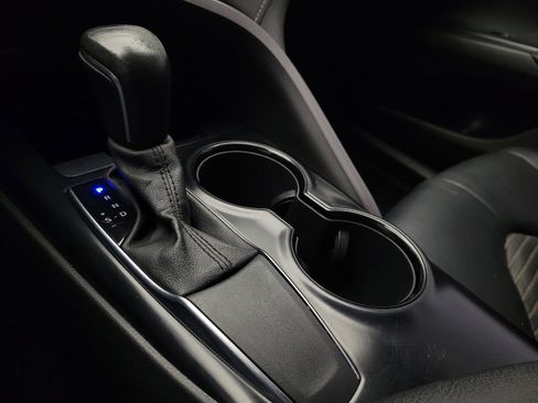 Used 2020 Toyota Camry SE image 26