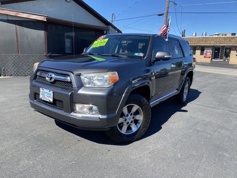 Used 2011 Toyota 4Runner SR5 image 1