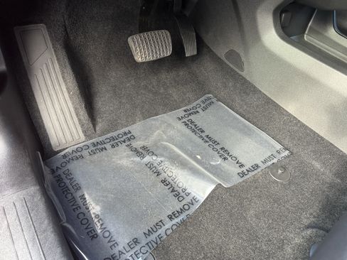 Used 2025 Chevrolet Equinox EV RS image 17