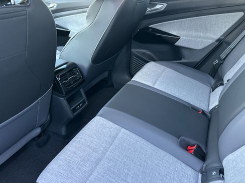 New 2026 Volkswagen ID.4 Pro image 12