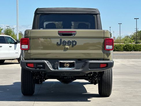New 2026 Jeep Gladiator Sport AWD/4WD image 5