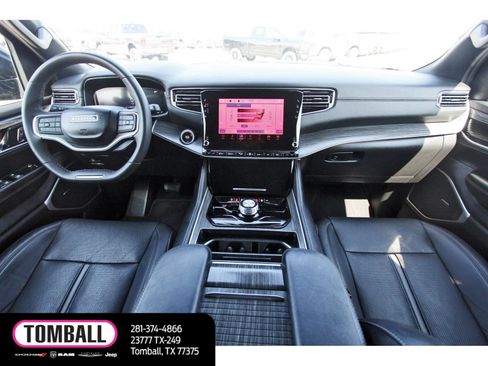 Used 2024 Jeep Wagoneer Series II AWD/4WD image 10