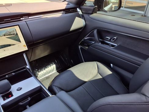 Certified 2025 Land Rover Range Rover SE AWD/4WD image 22