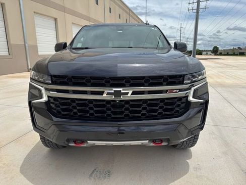 Used 2022 Chevrolet Tahoe Z71 w/ Luxury Package AWD/4WD image 2