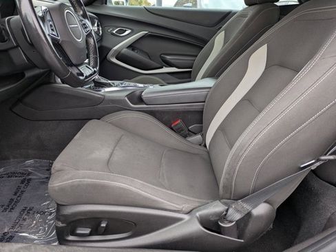 Used 2023 Chevrolet Camaro LT image 17