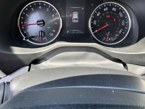 Used 2021 Toyota RAV4 XLE FWD image 22