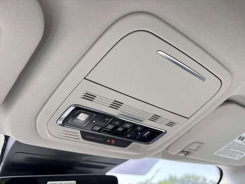 New 2026 Lincoln Nautilus Reserve AWD/4WD image 32