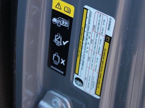 Used 2021 Jeep Wrangler Unlimited Rubicon w/ Cold Weather Group image 26