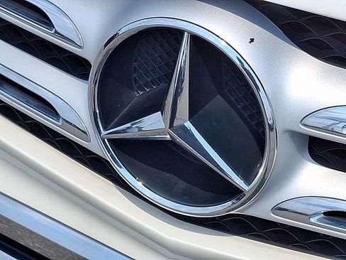 Used 2017 Mercedes-Benz GLC 300 image 30