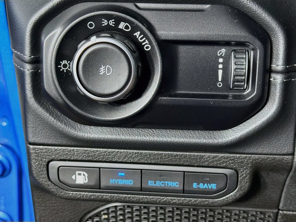 Used 2024 Jeep Wrangler Unlimited Rubicon 4xe AWD/4WD image 15