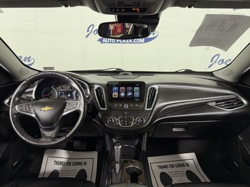 Used 2018 Chevrolet Malibu Premier w/ Premier Sun and Wheel Package image 2