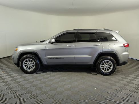 Used 2020 Jeep Grand Cherokee Laredo image 8