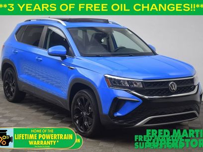 Used 2023 Volkswagen Taos SE w/ Panoramic Sunroof Package