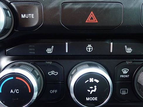 Used 2022 RAM 1500 Big Horn AWD/4WD image 18