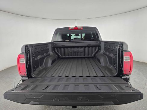 New 2026 GMC Canyon Elevation w/ Convenience Package image 15