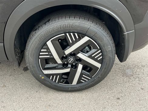 New 2026 Nissan Kicks SV image 13