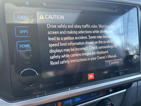 Used 2017 Toyota Tacoma Limited w/ Tow Package image 7