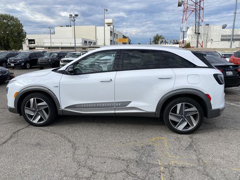 Used 2023 Hyundai Nexo Limited FWD image 9