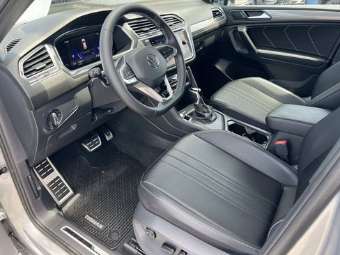 Certified 2023 Volkswagen Tiguan SE R-Line FWD image 5