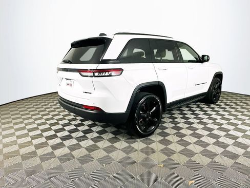 Certified 2025 Jeep Grand Cherokee Limited w/ Black Appearance Package AWD/4WD image 12