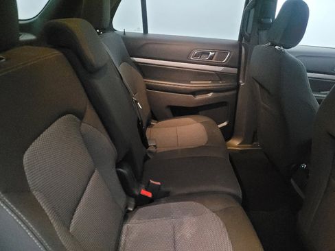 Used 2018 Ford Explorer XLT w/ Equipment Group 201A image 19