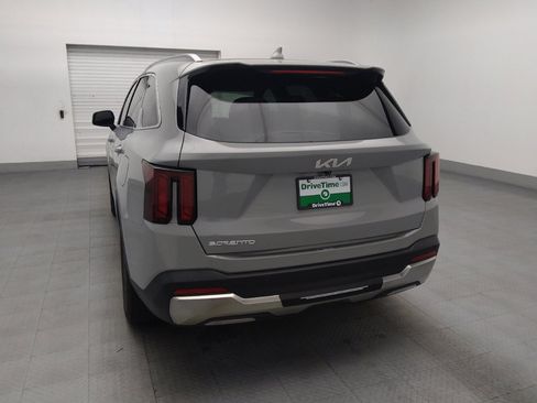 Used 2024 Kia Sorento S w/ Panoramic Sunroof Package FWD image 6