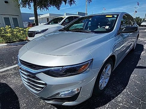 Used 2020 Chevrolet Malibu LS FWD image 1