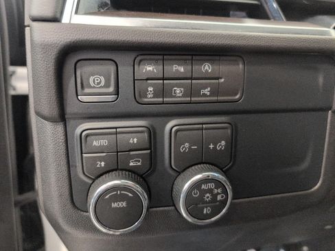 Used 2026 Chevrolet Suburban LT w/ Comfort Package AWD/4WD image 10