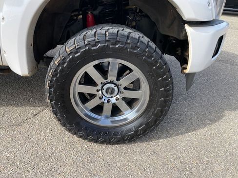 Used 2016 Ford F250 Platinum w/ FX4 Off-Road Package image 32