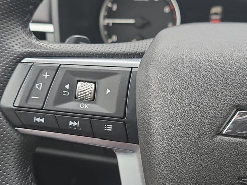 Used 2025 Mitsubishi Outlander SE FWD image 23