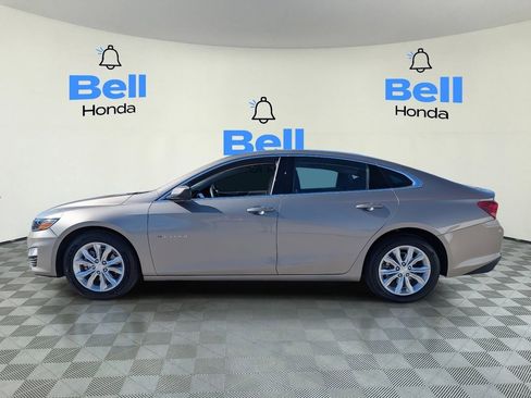 Used 2025 Chevrolet Malibu LT image 2