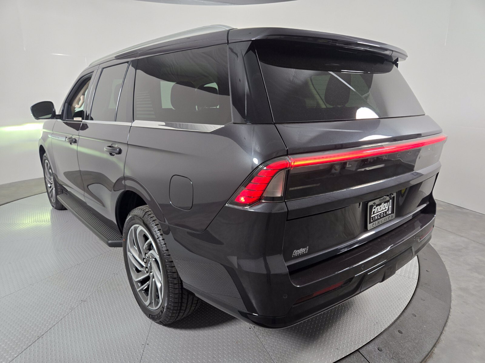 New 2027 Lincoln Navigator Premiere AWD/4WD image 7