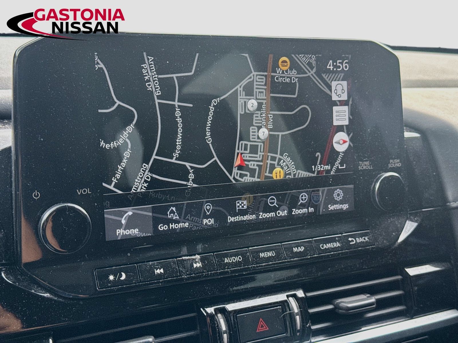 Used 2022 Nissan Pathfinder SL w/ Lighting Package (N92) FWD image 17