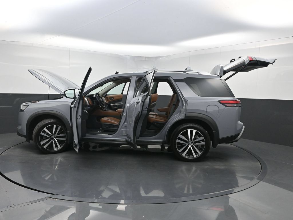 Used 2023 Nissan Pathfinder Platinum AWD/4WD image 41