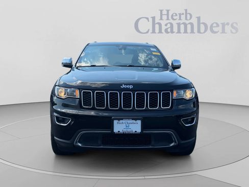 Used 2018 Jeep Grand Cherokee Limited AWD/4WD image 2