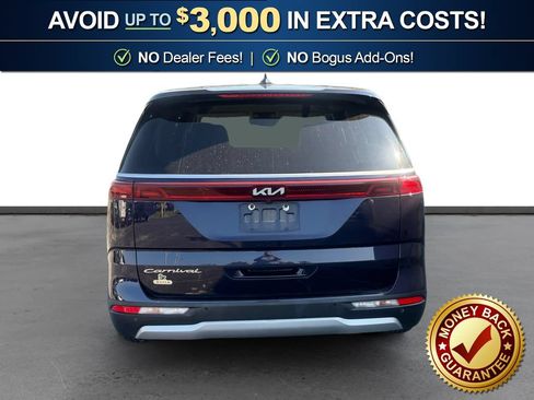Used 2022 Kia Carnival LX FWD image 5