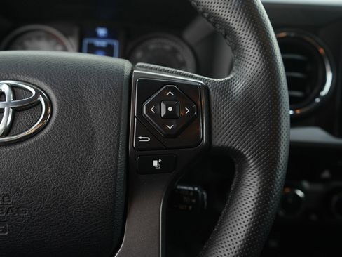 Used 2016 Toyota Tacoma SR5 image 25