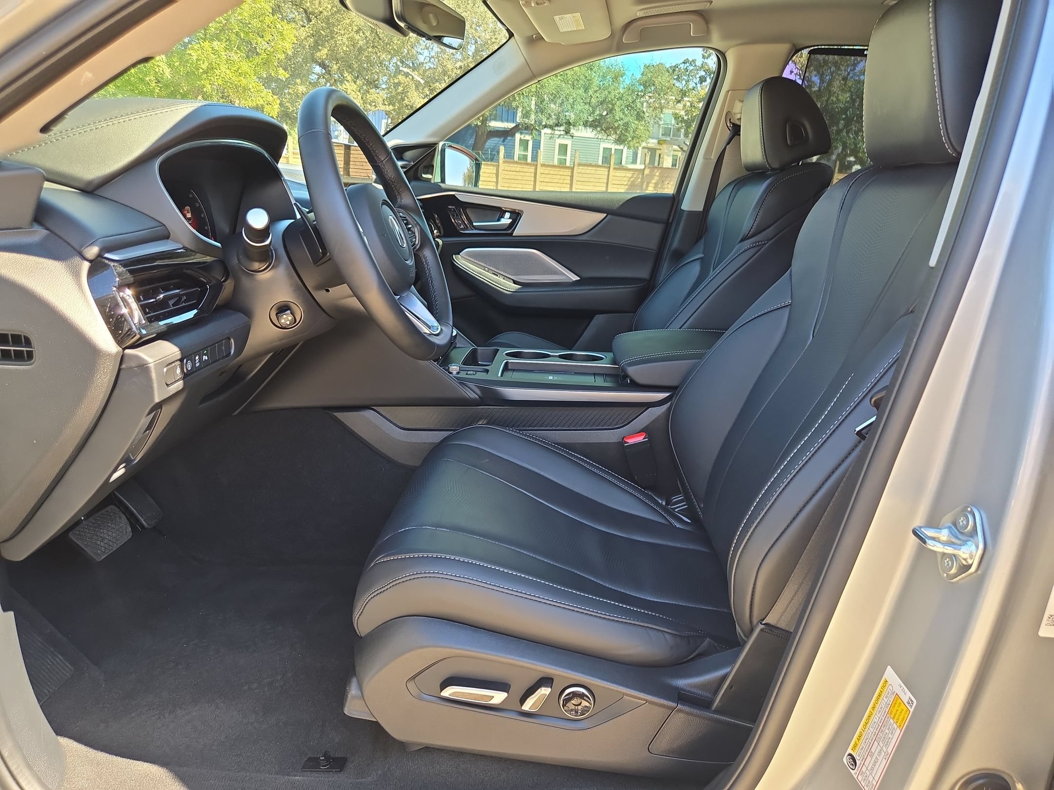 Certified 2026 Acura MDX w/ Technology Package FWD image 9