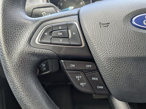 Used 2017 Ford Focus SE FWD image 19