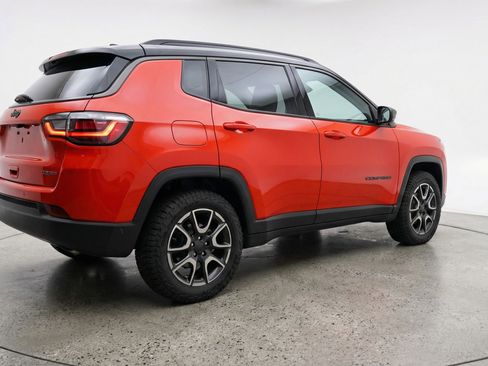 Used 2025 Jeep Compass Trailhawk image 9