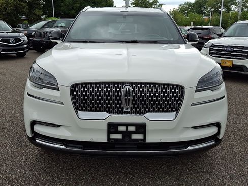 Used 2023 Lincoln Aviator Reserve w/ Equipment Group 201A AWD/4WD image 3