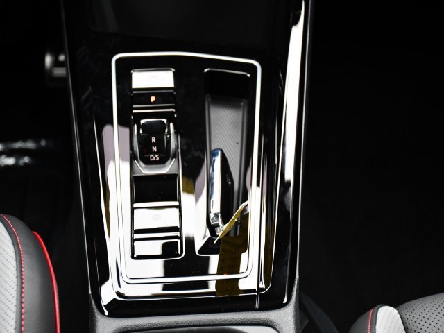 New 2026 Volkswagen GTI SE FWD image 29