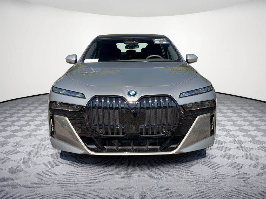 Certified 2024 BMW i7 xDrive60 w/ Executive Package AWD/4WD image 6