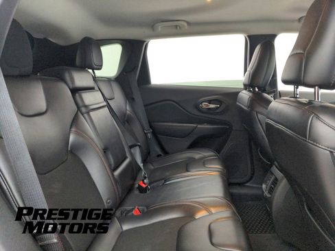 Used 2019 Jeep Cherokee Trailhawk w/ Cold Weather Group AWD/4WD image 41