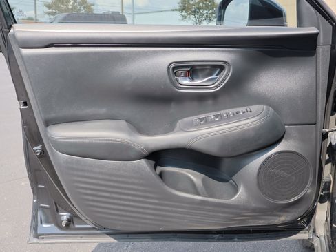 Used 2024 Honda HR-V LX image 10