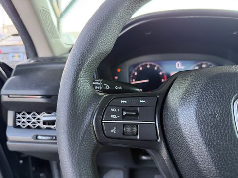 Used 2025 Honda Accord SE image 18