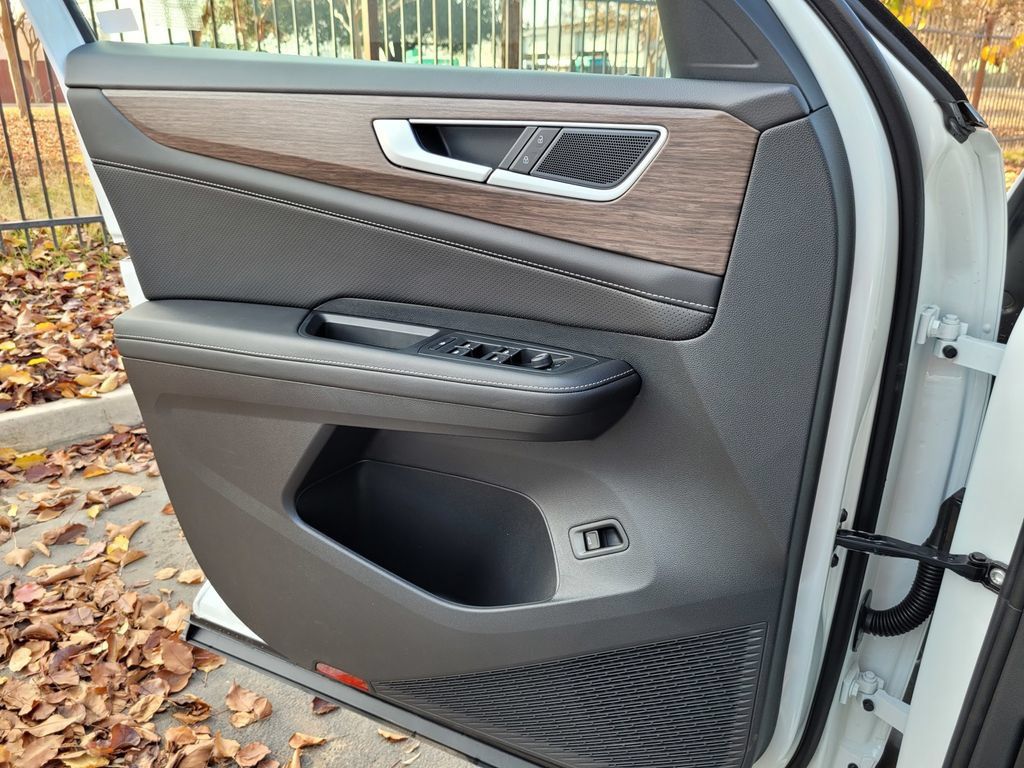 New 2025 Volkswagen Atlas SEL AWD/4WD image 25