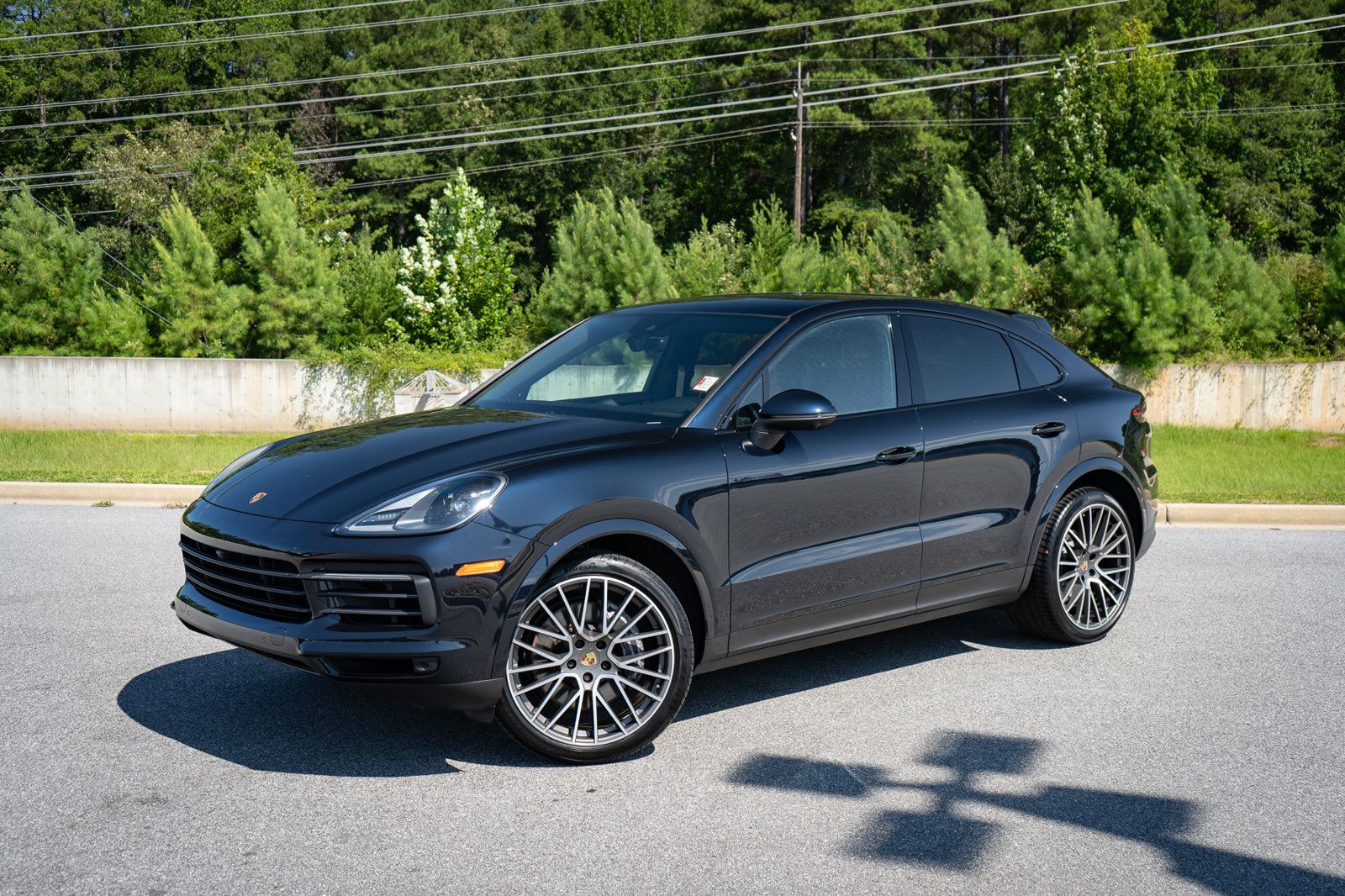 Used 2023 Porsche Cayenne Platinum Edition AWD/4WD image 4