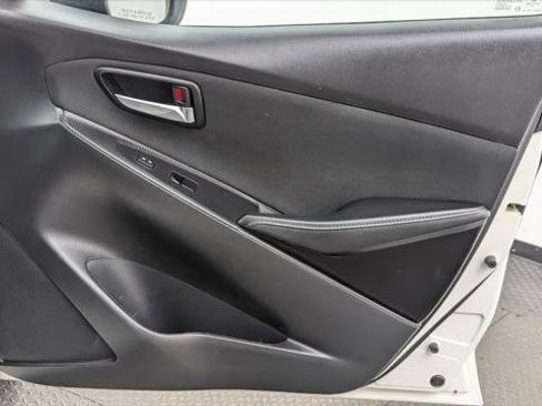 Used 2018 Toyota Yaris iA image 19